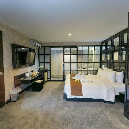 Royal Regantris Cendana Hotell Surabaya Eksteriør bilde