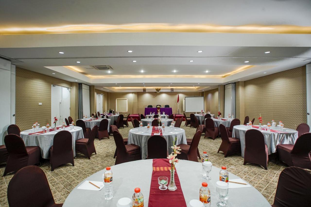 Royal Regantris Cendana Hotell Surabaya Eksteriør bilde
