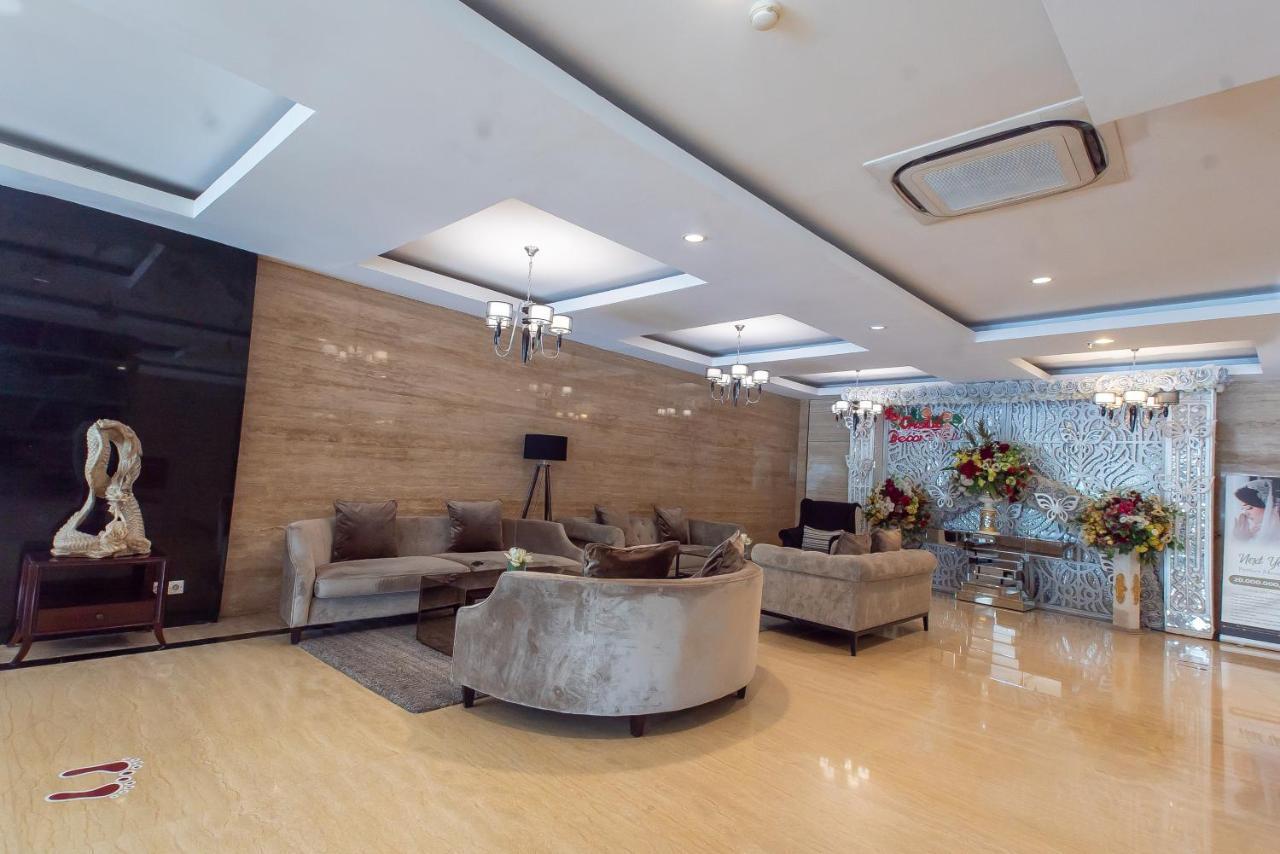 Royal Regantris Cendana Hotell Surabaya Eksteriør bilde