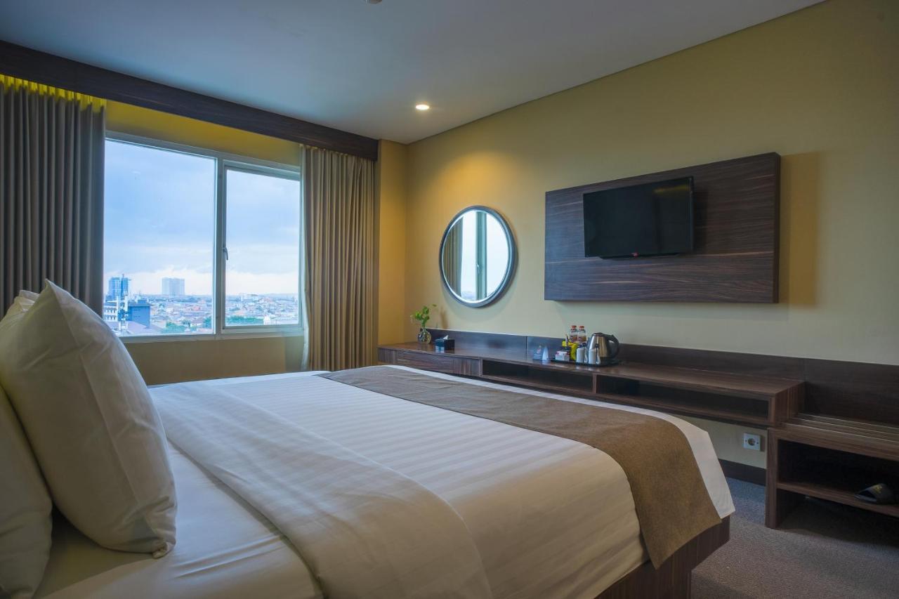 Royal Regantris Cendana Hotell Surabaya Eksteriør bilde