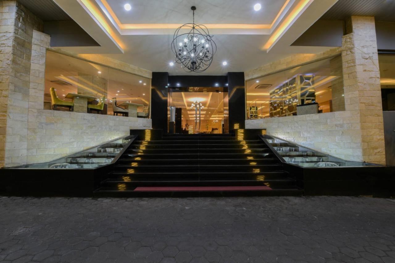Royal Regantris Cendana Hotell Surabaya Eksteriør bilde